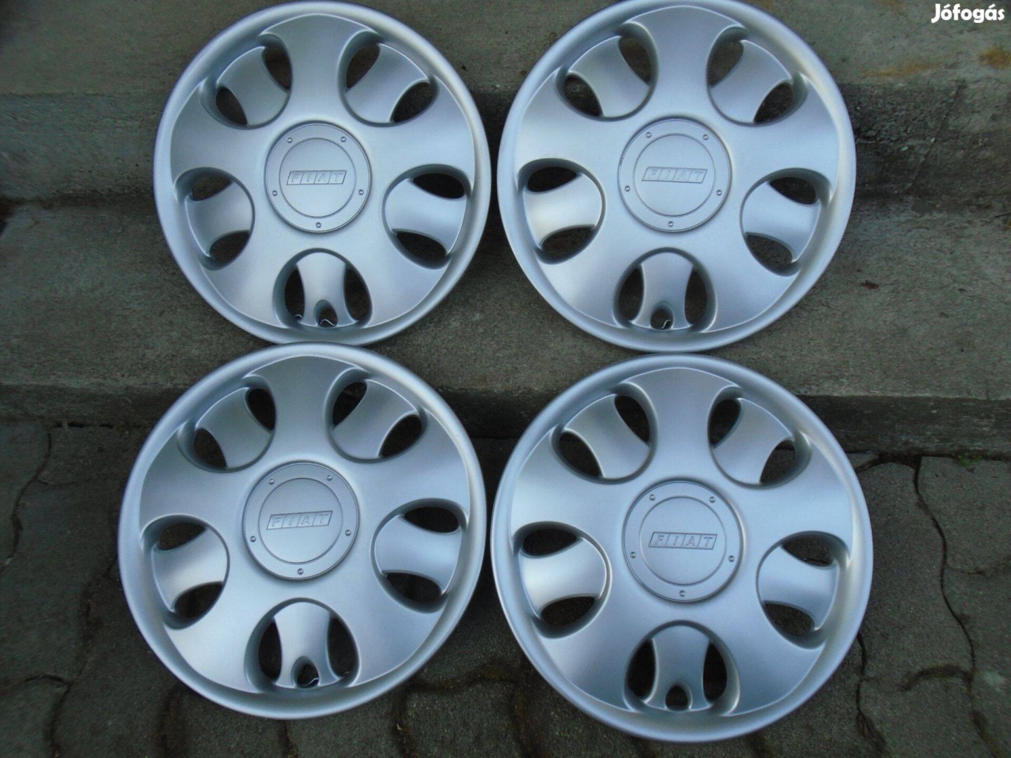 Fiat 14" gyári dísztárcsa garnitúra eladó