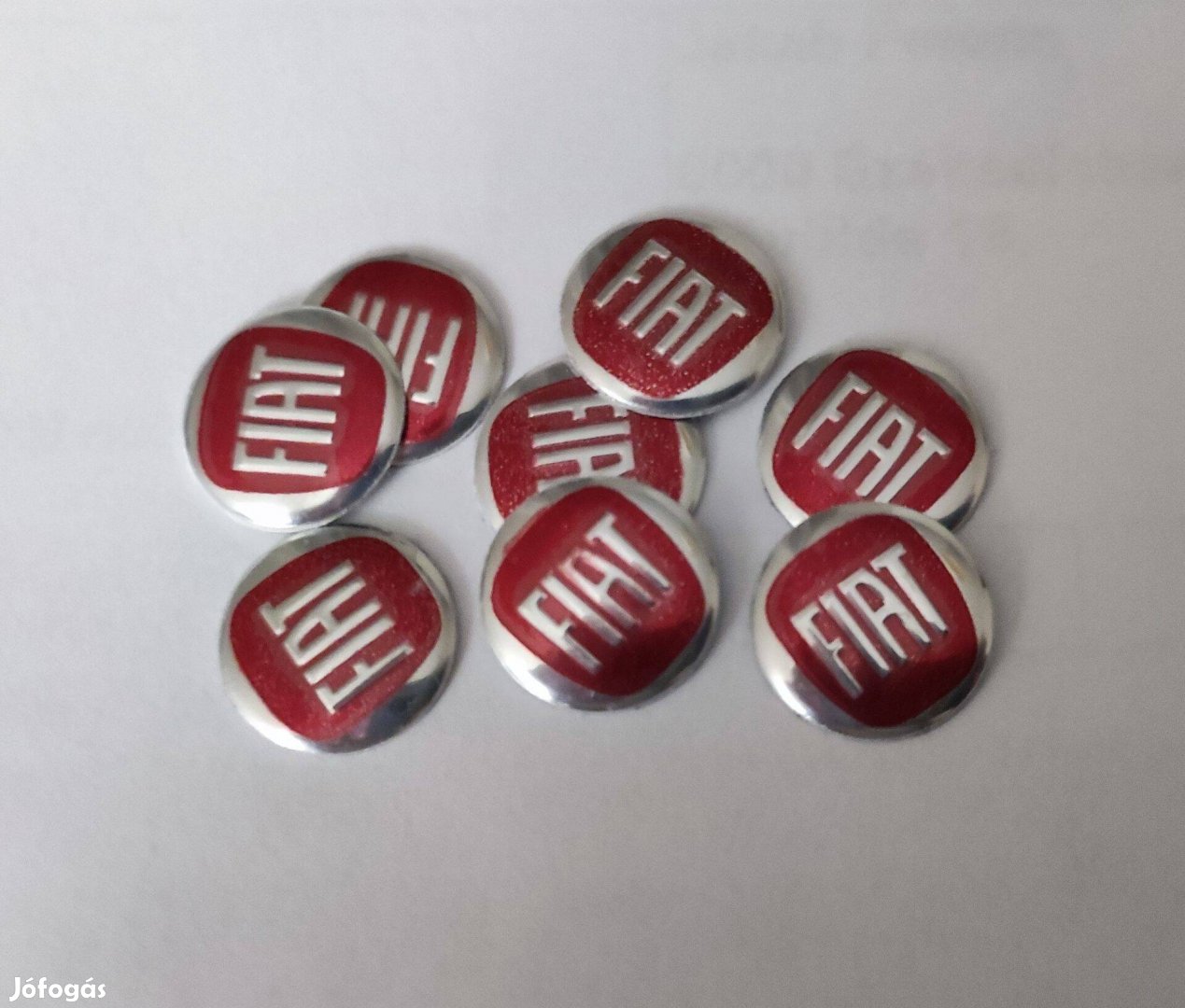 Fiat 15 mm-es piros embléma, jel, matrica (autókulcsra, távirányítóra)