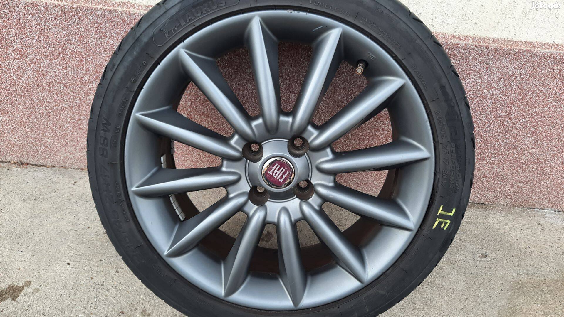 Fiat 17" használt alufelni, Taurus 205/45 nyári gumival