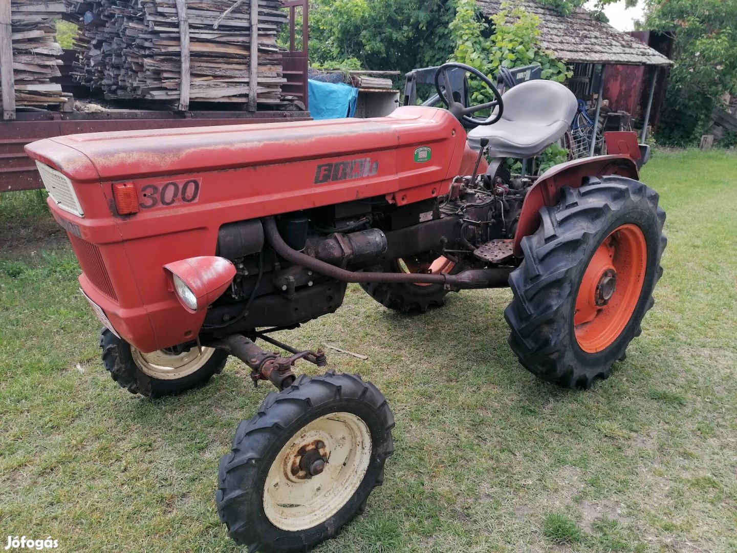 Fiat 300 traktor, kistraktor piros rendszámos 