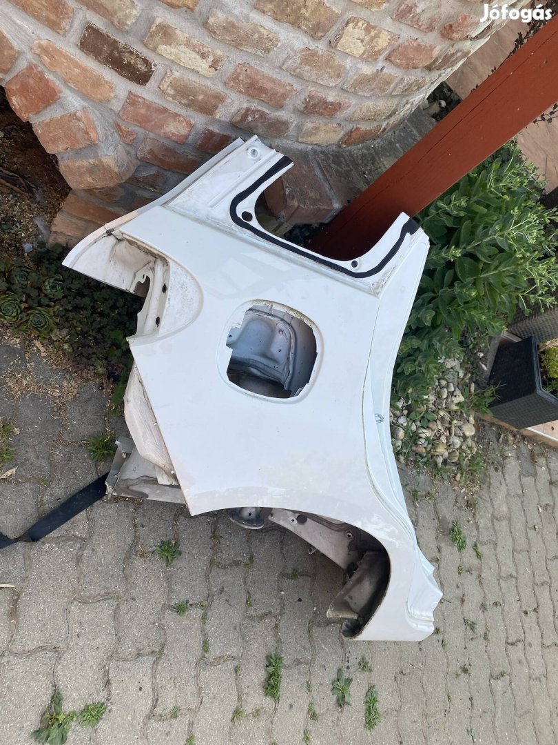 Fiat 500L (2012-2020) jobb hátsó rozsdamentes negyed