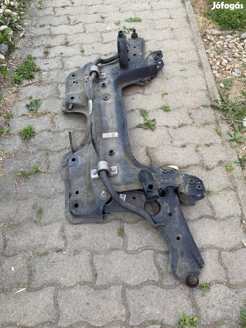 Fiat 500L első bölcső első lengőkar 