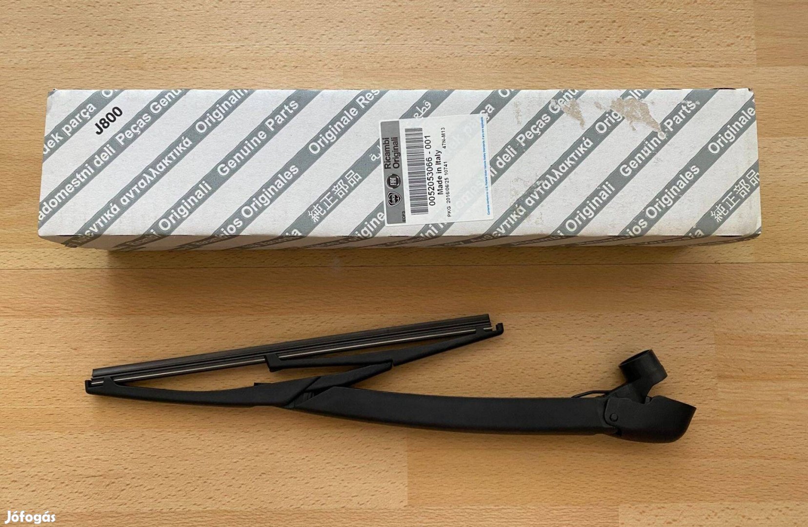 Fiat 500L hátsó ablaktörlőkar komplett 52053066