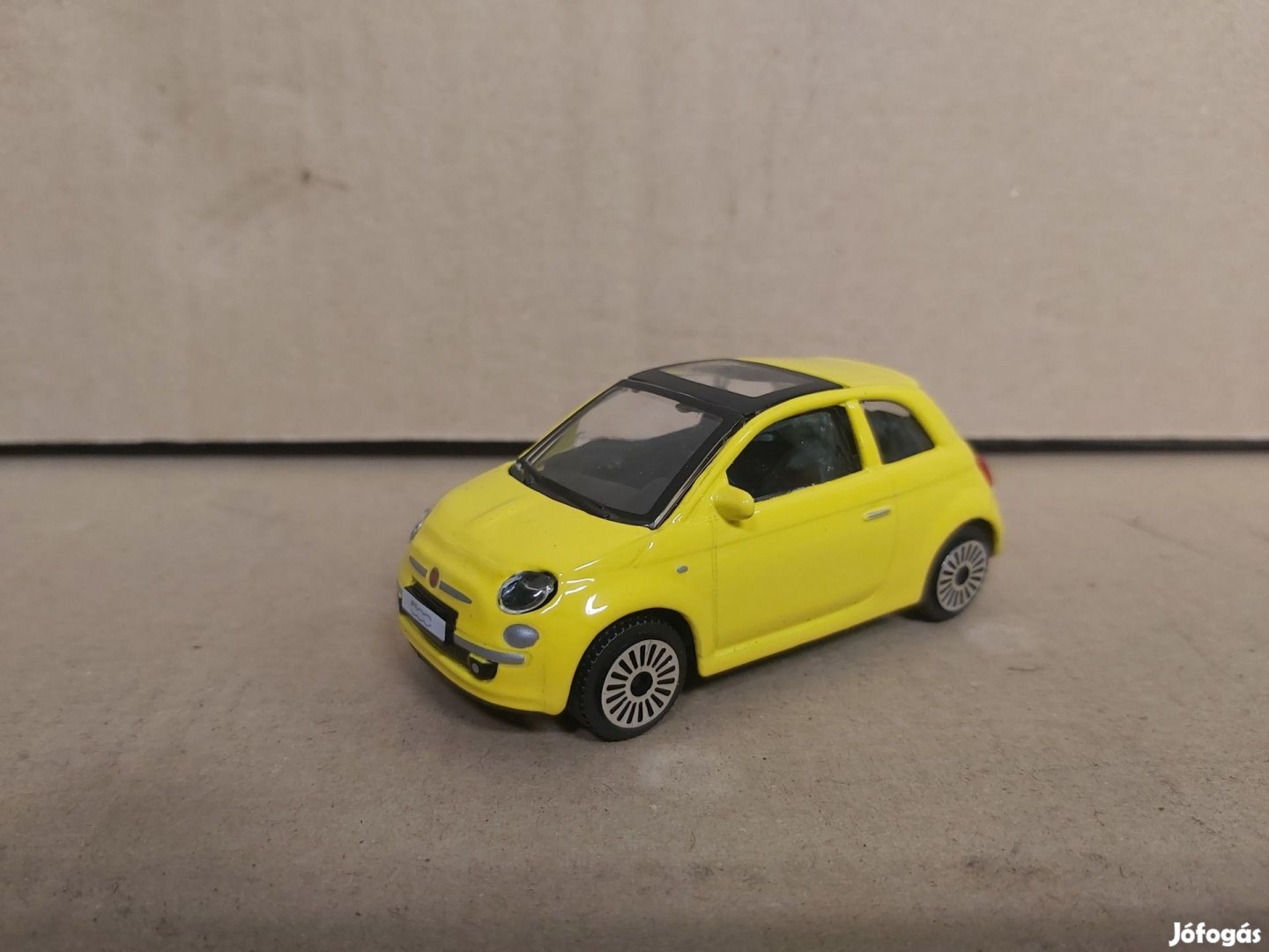 Fiat 500  Citromsárga színű modell autó 1:43 méretarány, Bburago