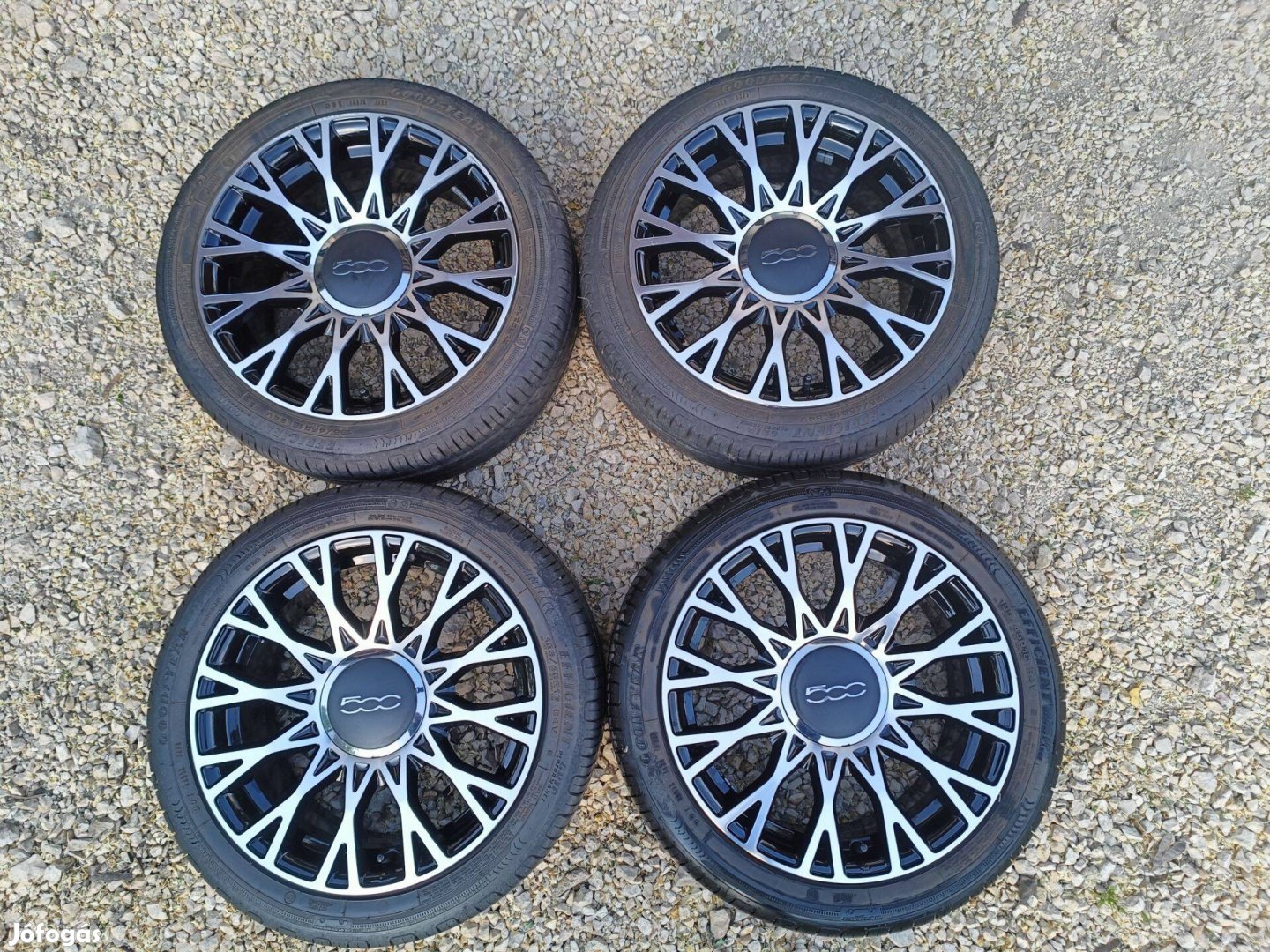 Fiat 500 gyári 16" alufelni, 195/45 r16 Goodyear 2023