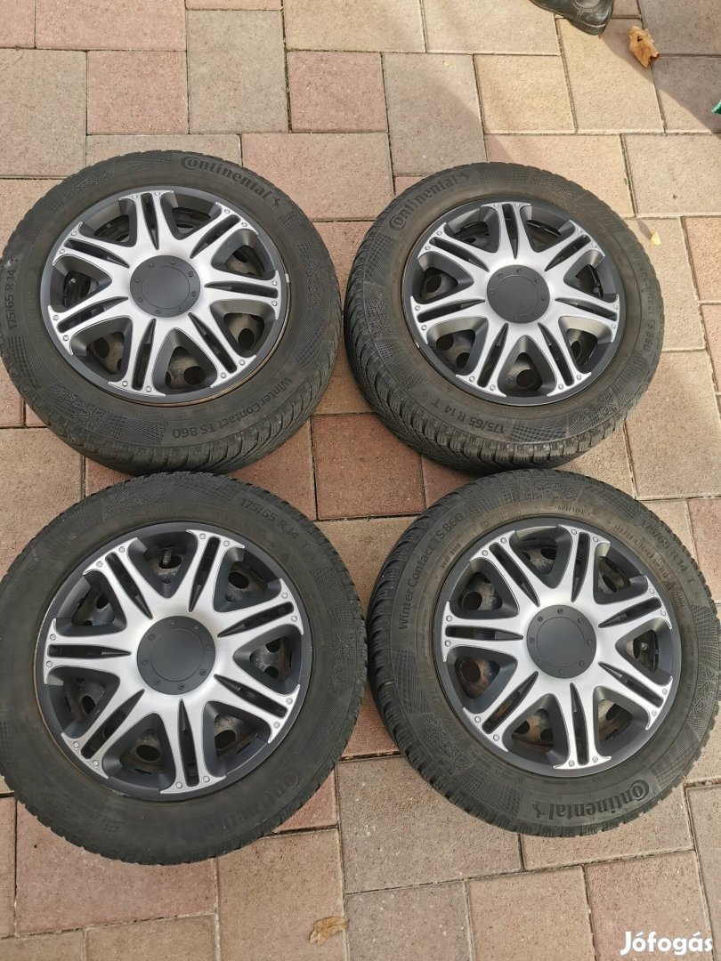 Fiat 500 lemezfelni téligumival 175/65 R14