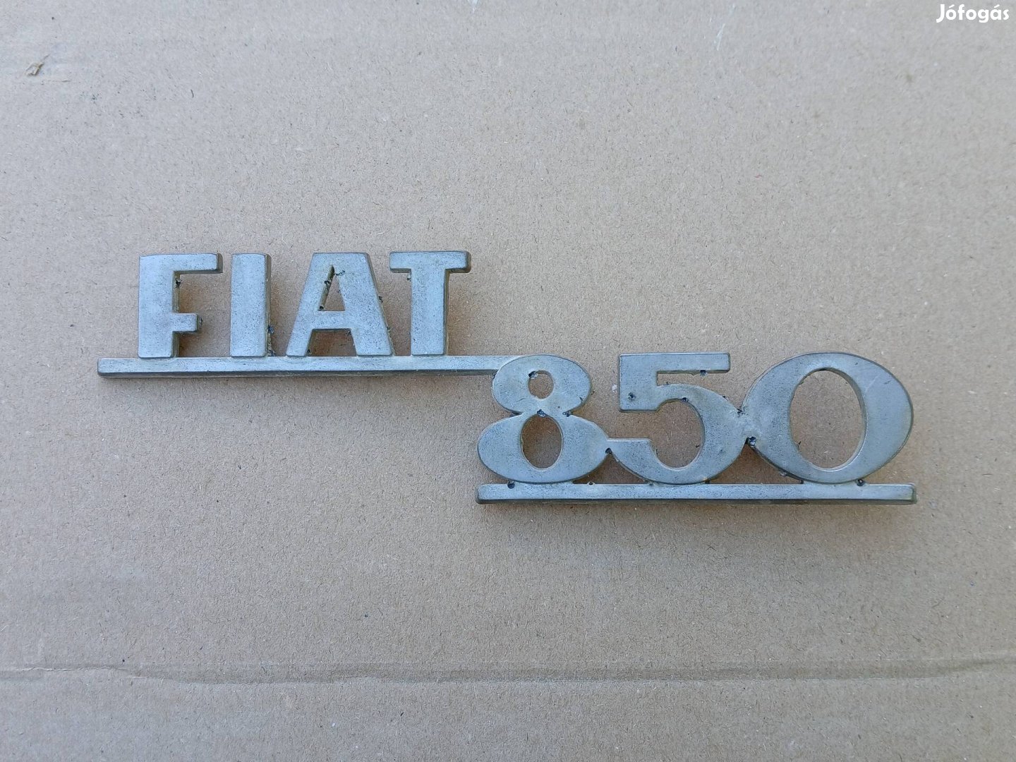 Fiat 850 felirat embléma