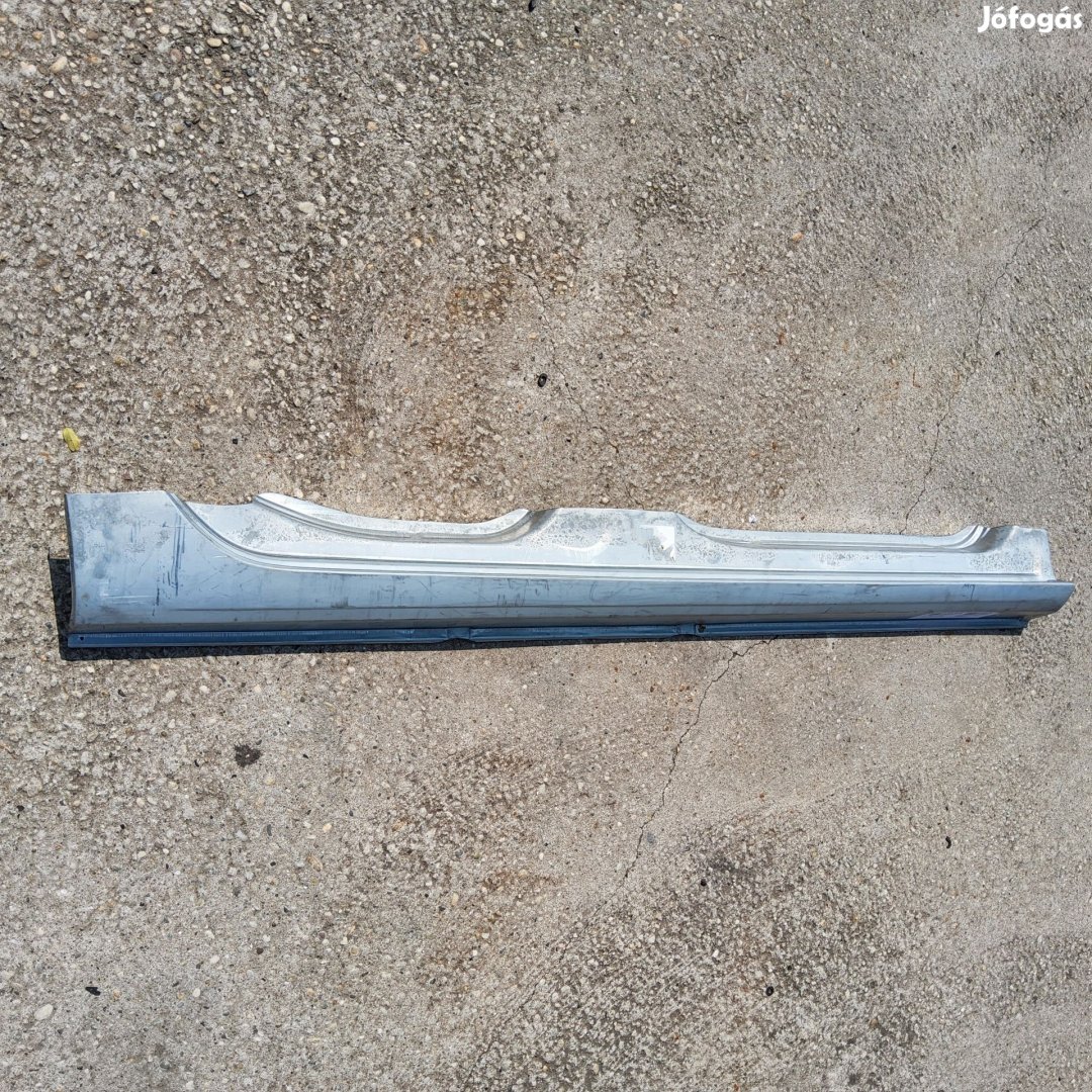 Fiat Bravo 2007-2014 2007-2014 utángyártott új  jobb oldali küszöb,