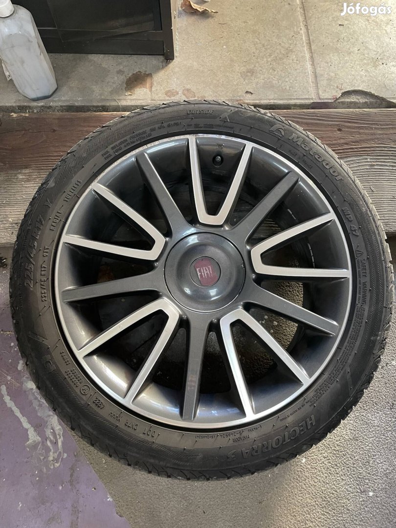 Fiat Bravo felniszett gumival 225/45 R17 nyári kerék