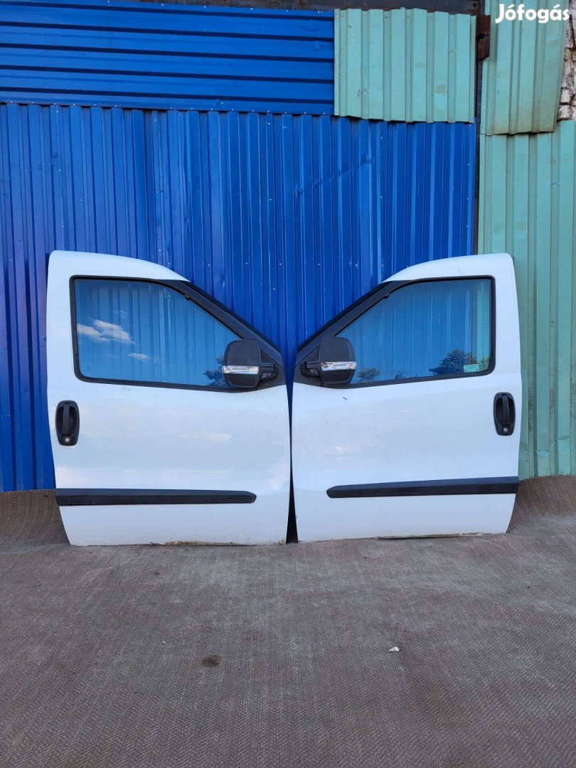 Fiat Doblo 2 II, Combo 2009- bal, jobb első ajtó sérülésmentes