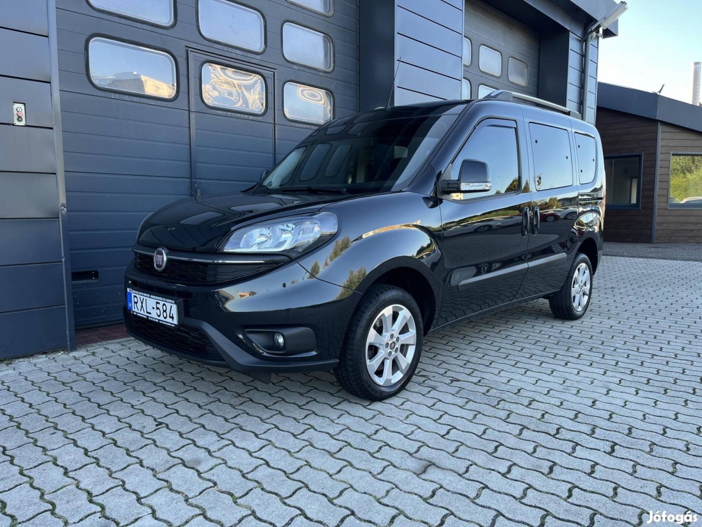 Fiat Doblo Dobló Panorama 1.4 T-Jet Lounge (7 s...