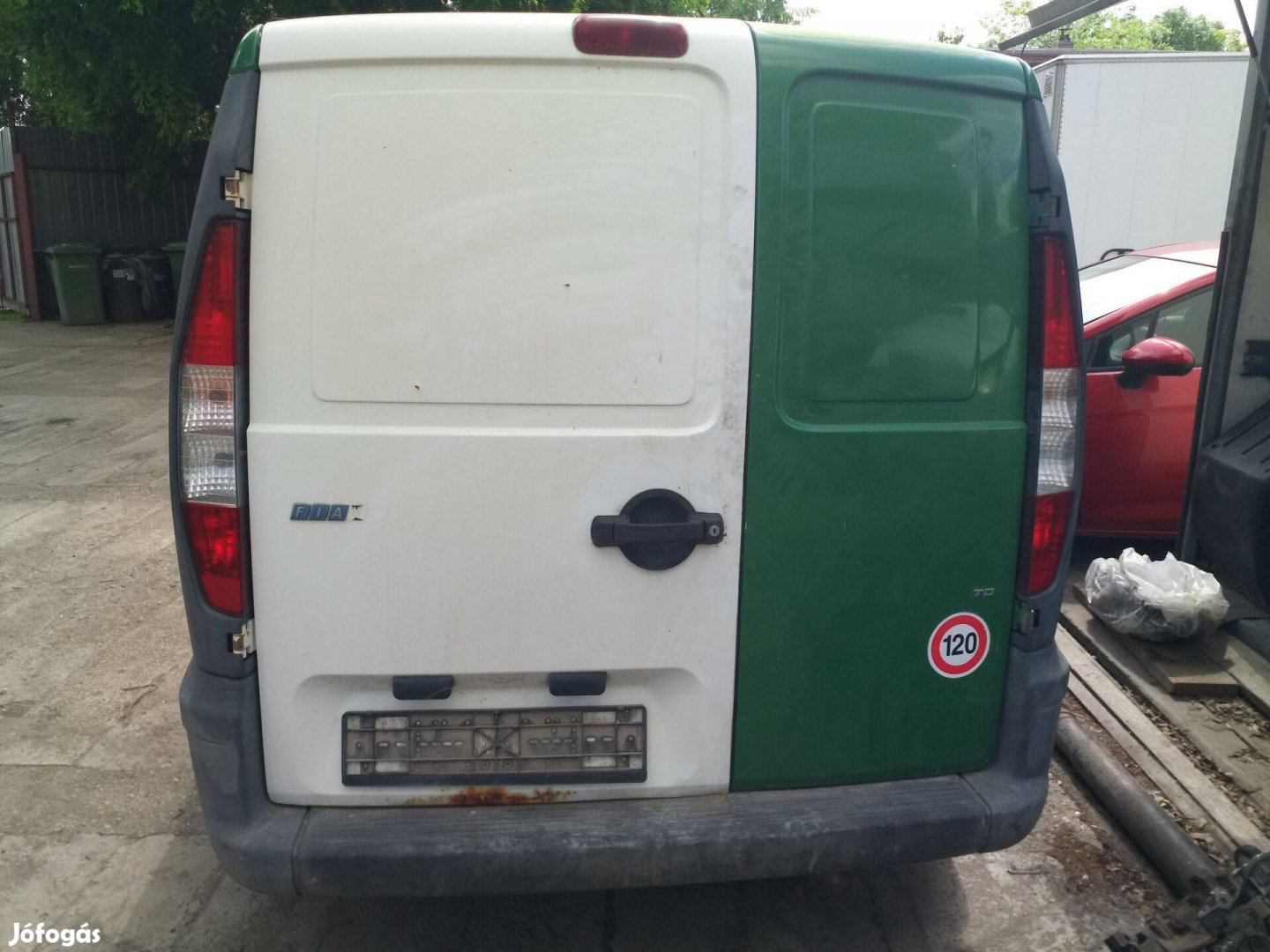 Fiat Doblo bontott fényszóró