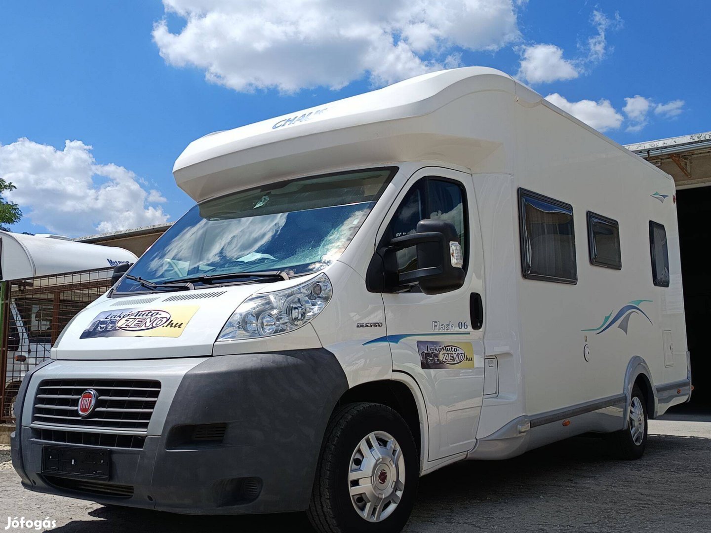 Fiat Ducato Félintegrált lakóautó