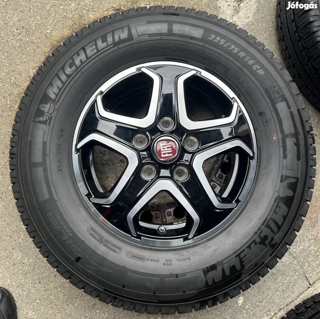 Fiat Ducato alufelniszett nyári gumival 16'