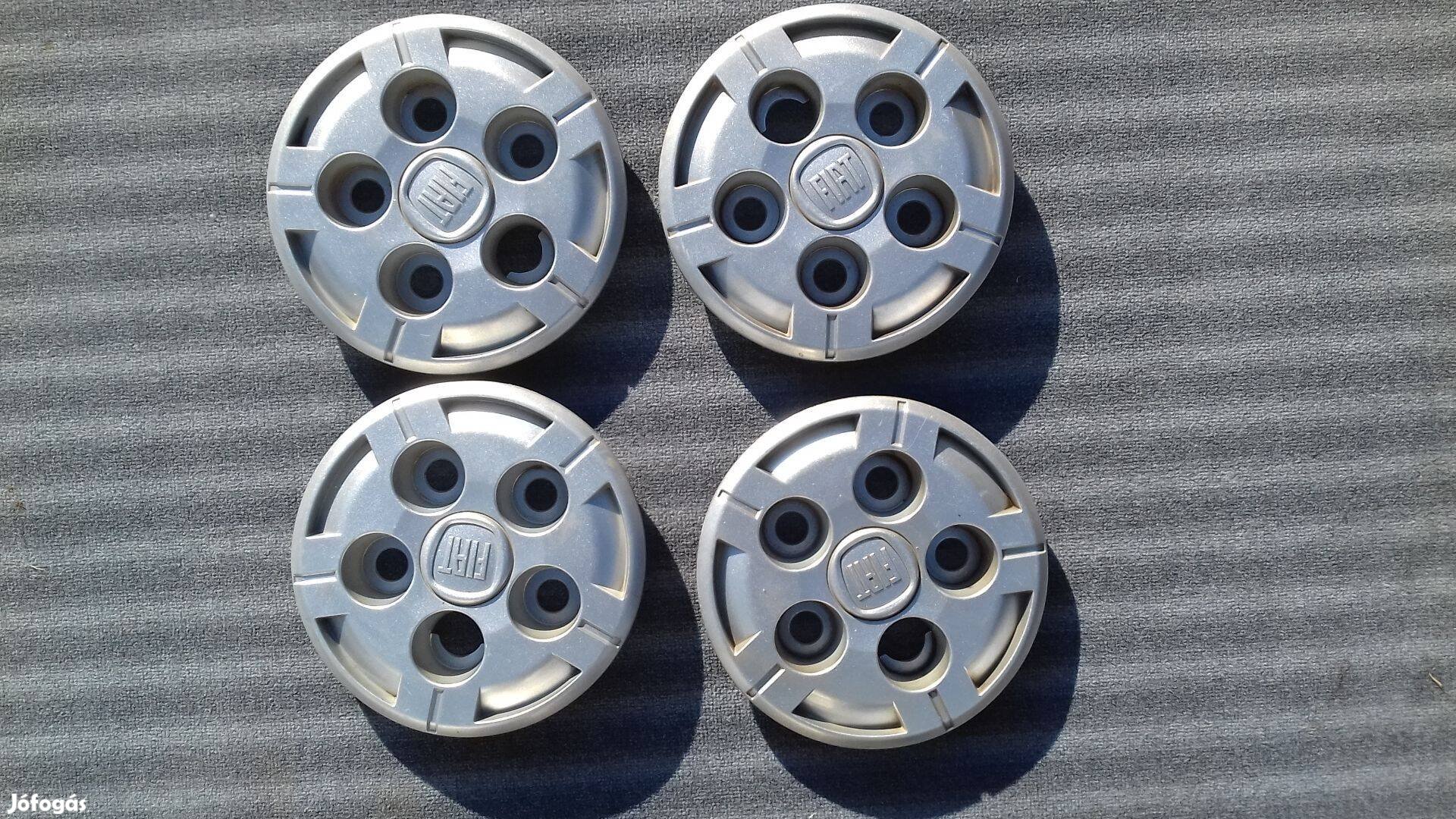 Fiat Ducato dísztárcsa 15 colos felnihez