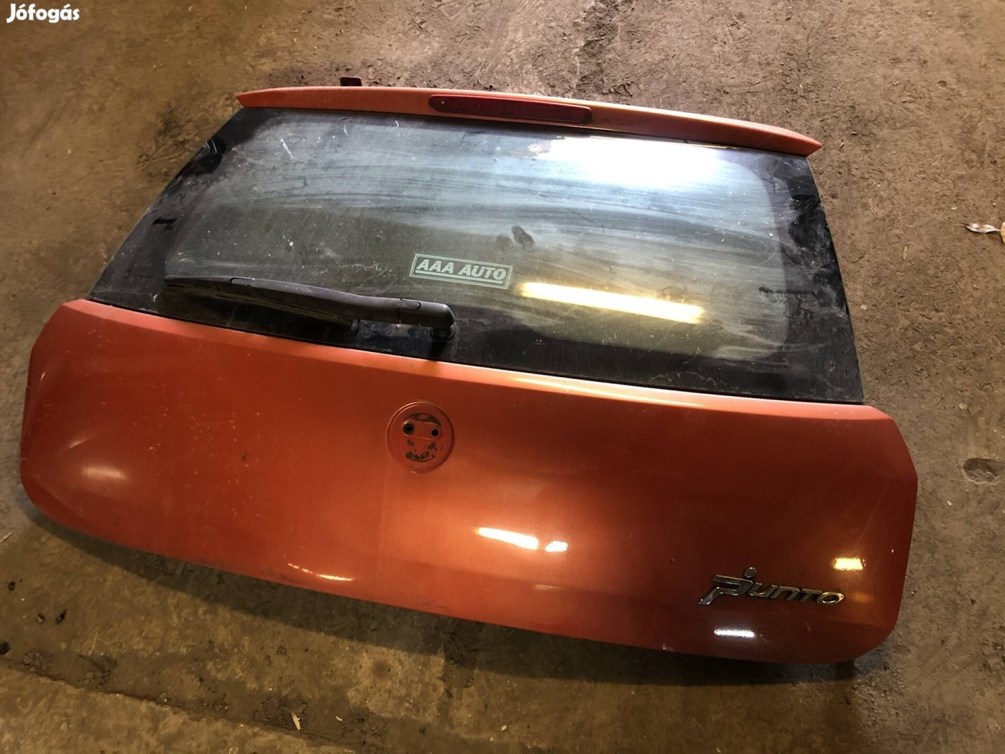 Fiat Grande Punto csomagtér ajtó narancs 