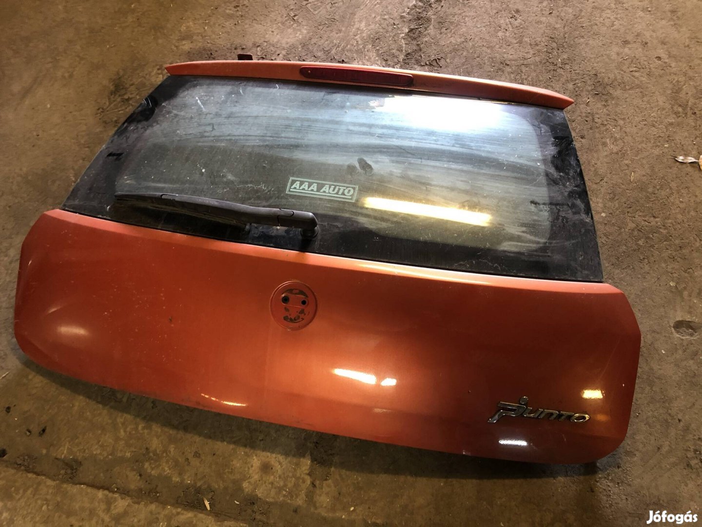 Fiat Grande Punto csomagtér ajtó narancs sárga 