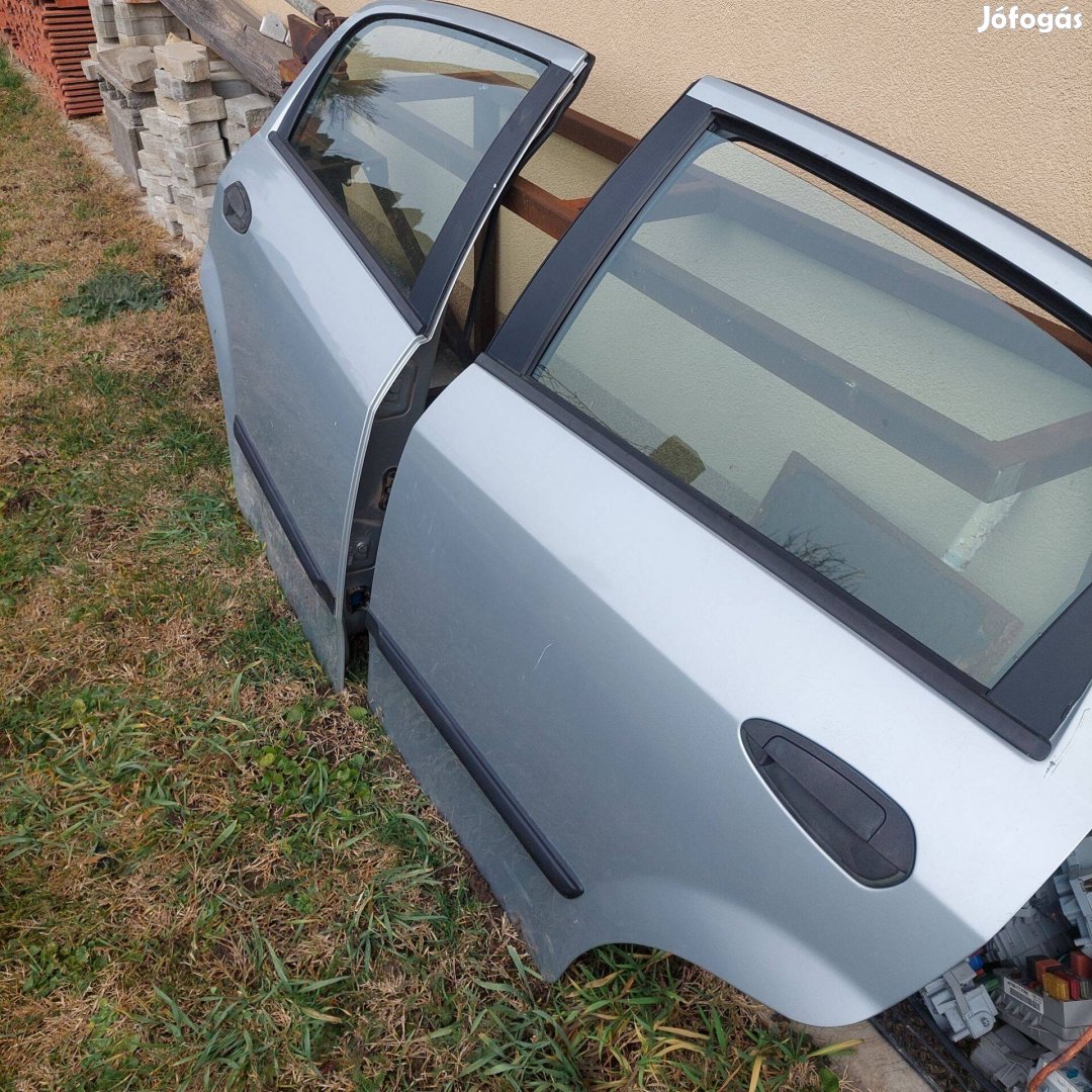 Fiat Grande Puntó hátsó ajtó