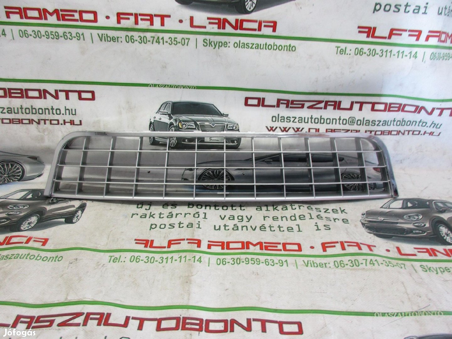 Fiat Linea utángyártott új, szürke színű, első alsó középső rács