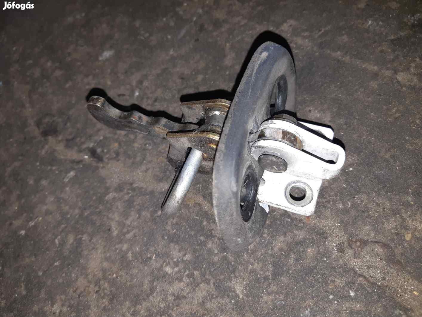 Fiat Punto II Jobb Első Ajtó Nyitáshatároló