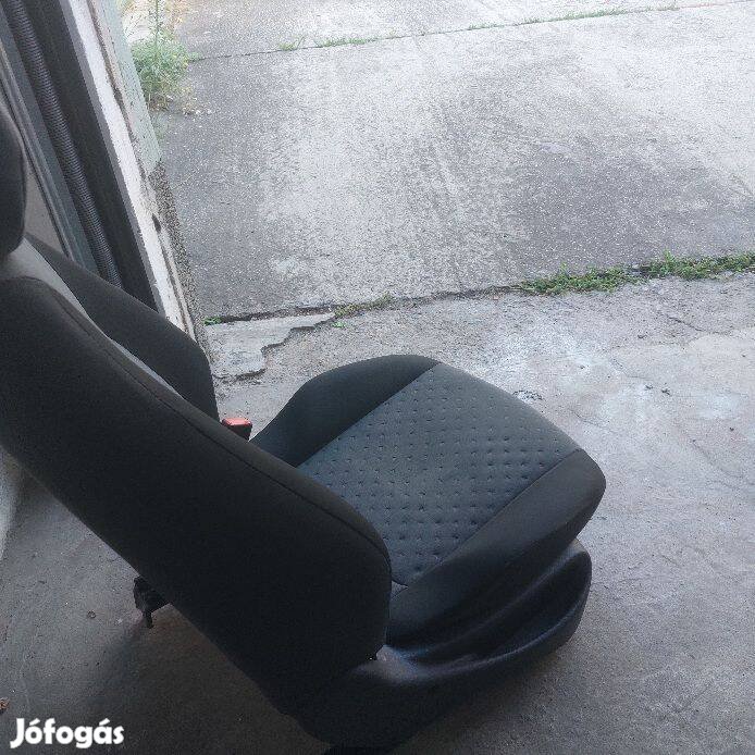 Fiat Punto első ülések