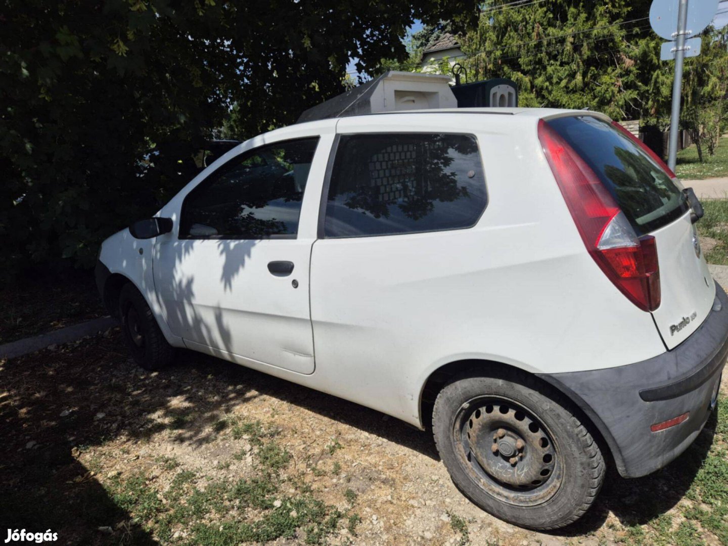 Fiat Punto kishaszongépjármű