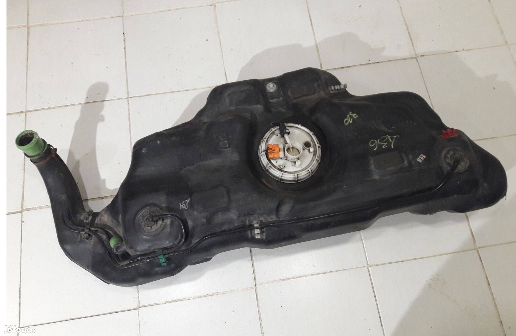 Fiat Punto komplett benzintank AC pumpűval