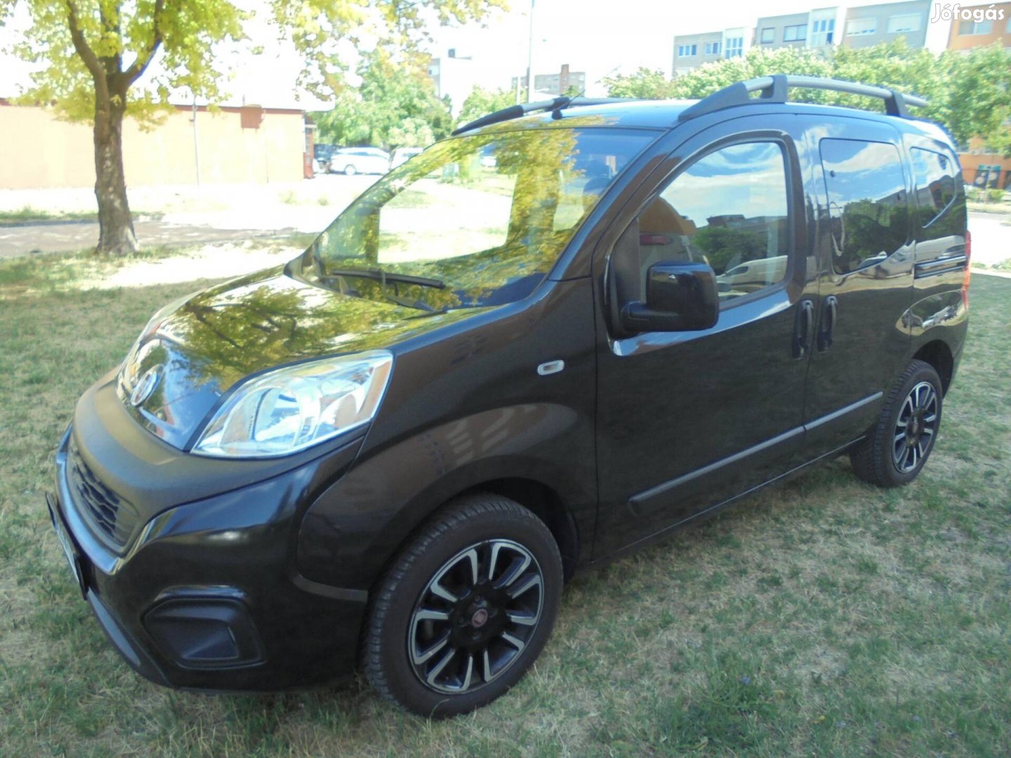 Fiat Qubo 1.4 8V Lounge Szervizkönyves