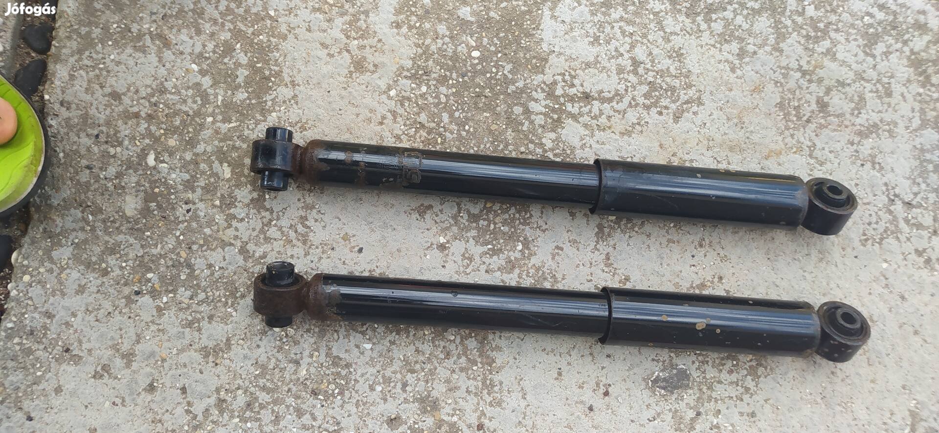 Fiat Qubo hátsó lengéscsillapító japán parts szinte új állapotú 