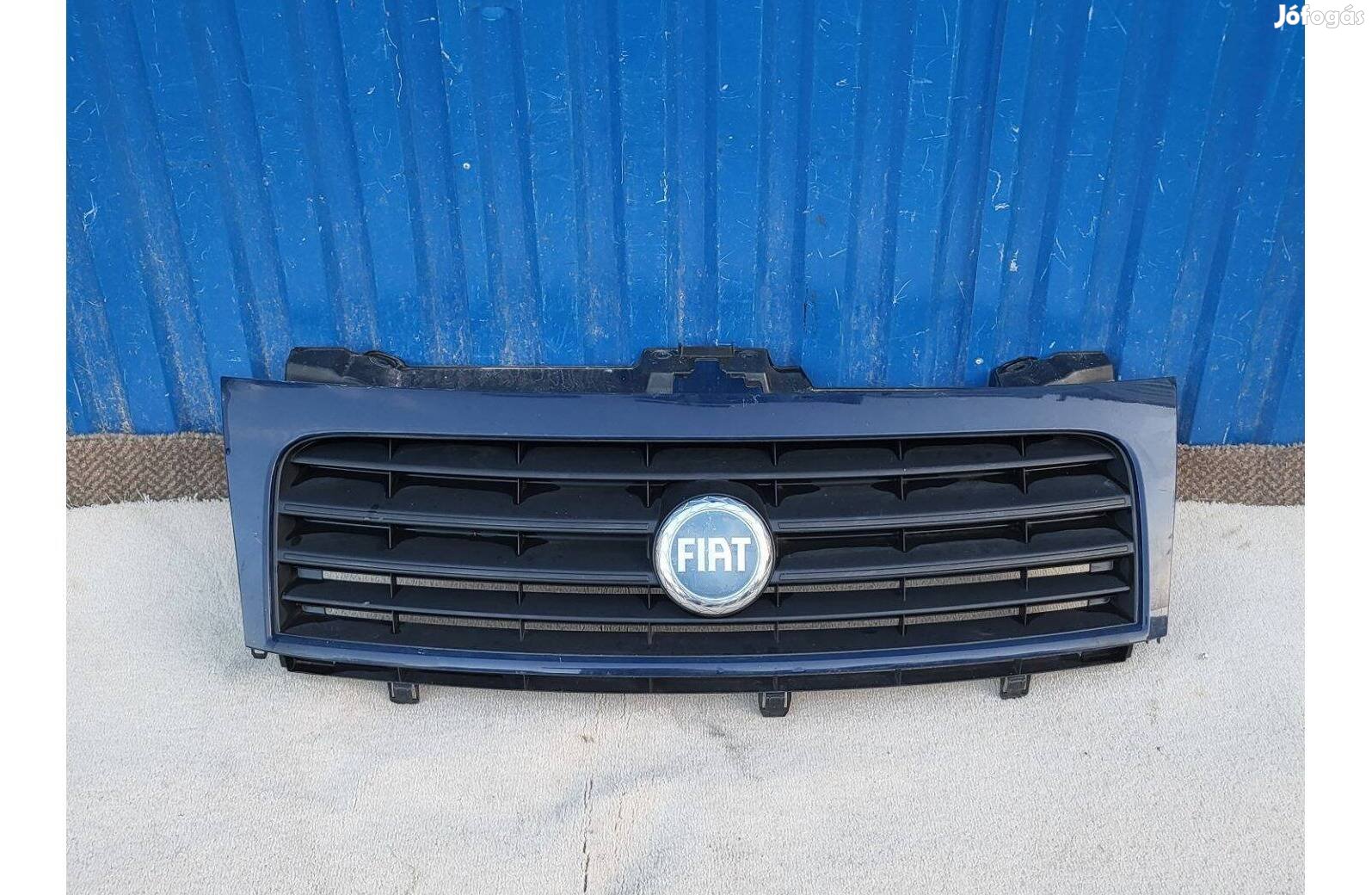 Fiat Scudo gyári 1497652077 első lökhárító hűtőrács kék