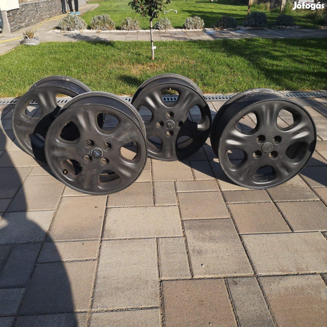 Fiat alufelni 15"-6J-ET40 mattfekete eladó