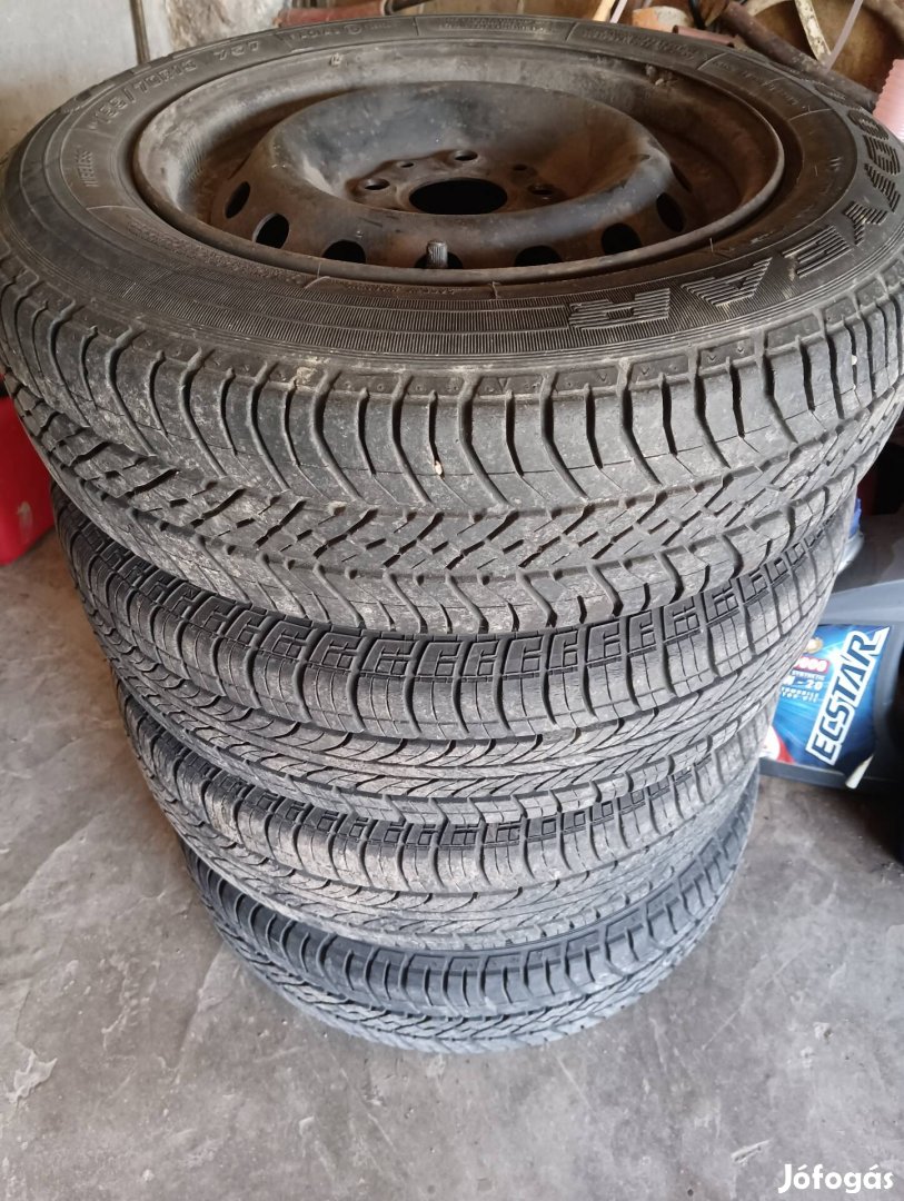 Fiat felni 155/70 R 13  nyári gumi garnitúra eladó 