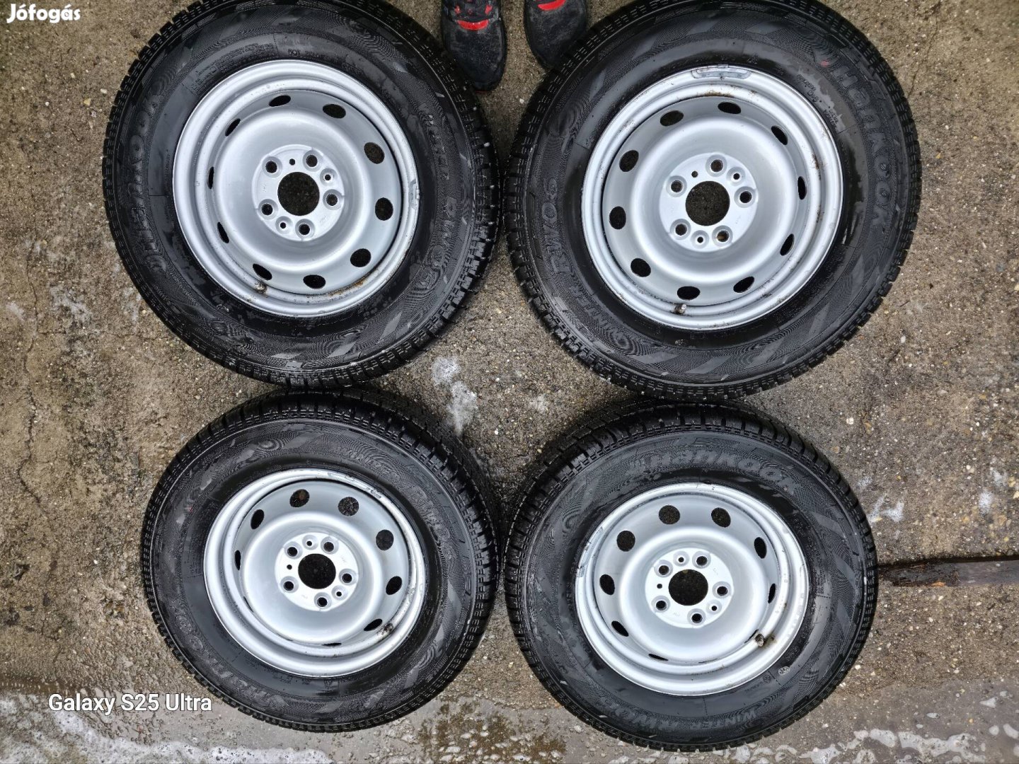 Fiat peugeot citroen kisteher autó felnik gumikkal 5x118 215/70R15C
