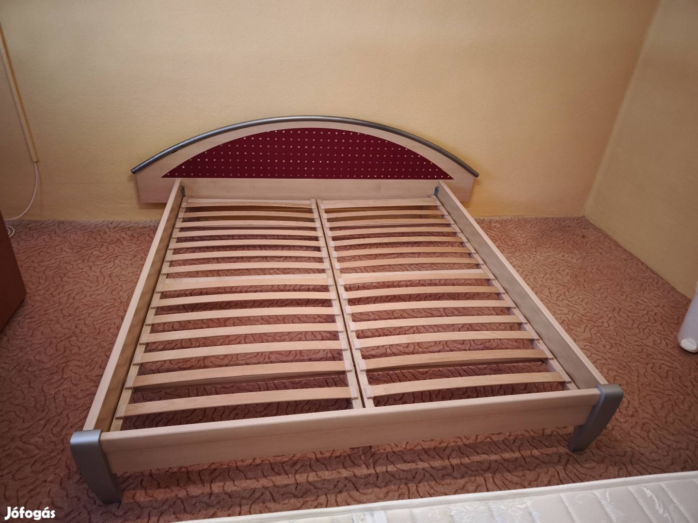 Fiatalos matracos franciaágy hely hiány miatt ingyen