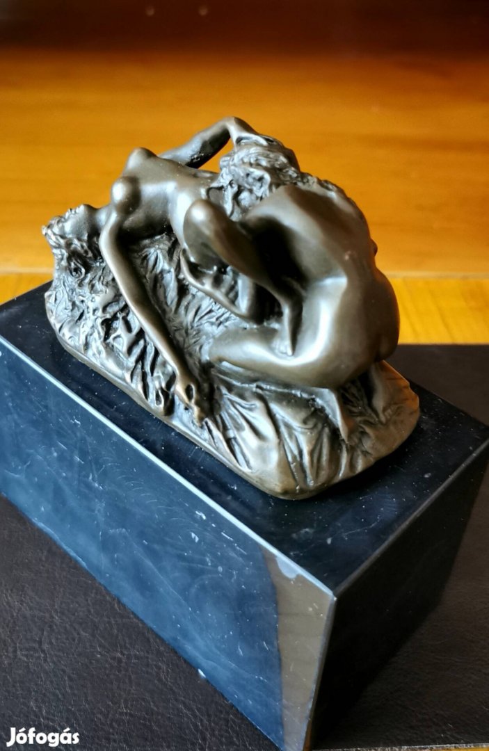 Figuratív bronz szobor - művészi kivitel