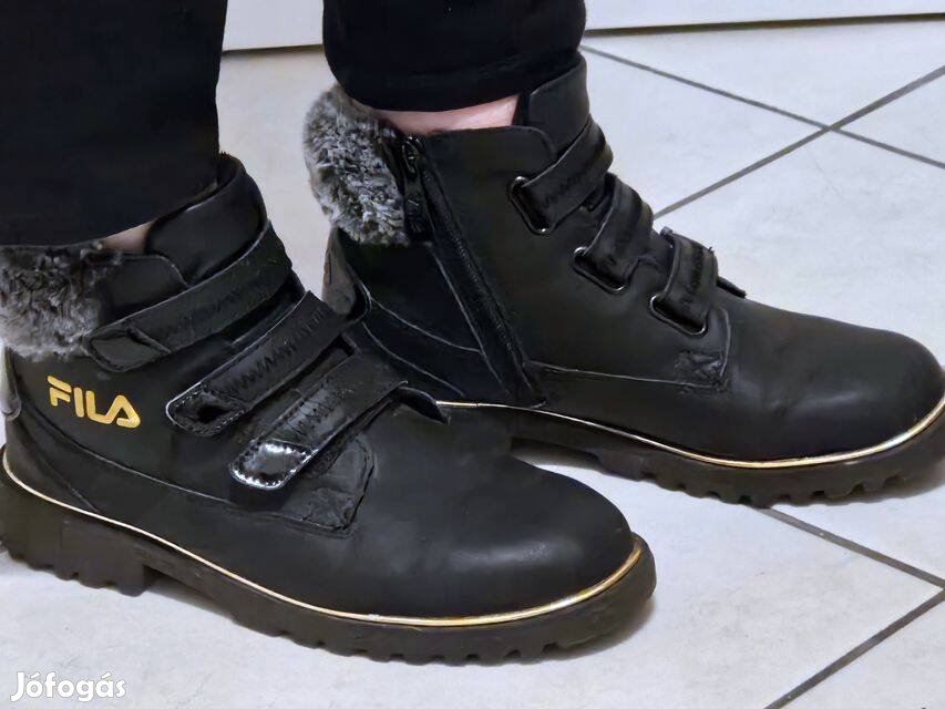 Fila bokacsizmabakacs cipzárral, szőrmével eredeti dobozában