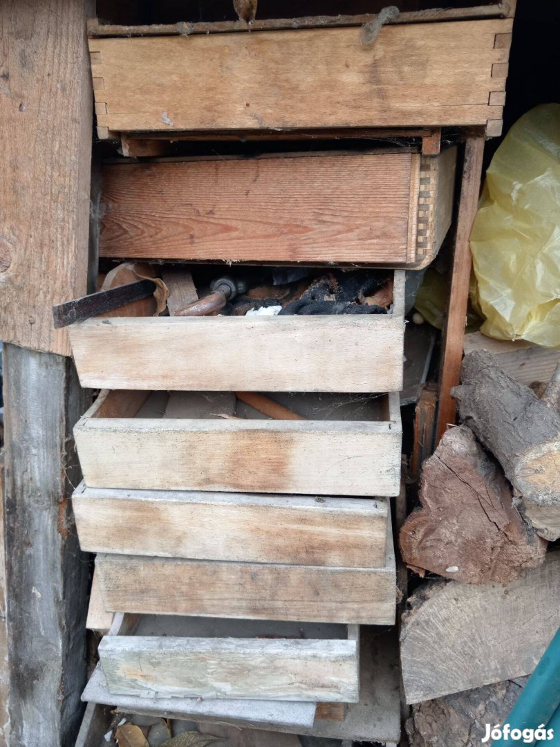 Fiók asztal szekrény. Műhely stb