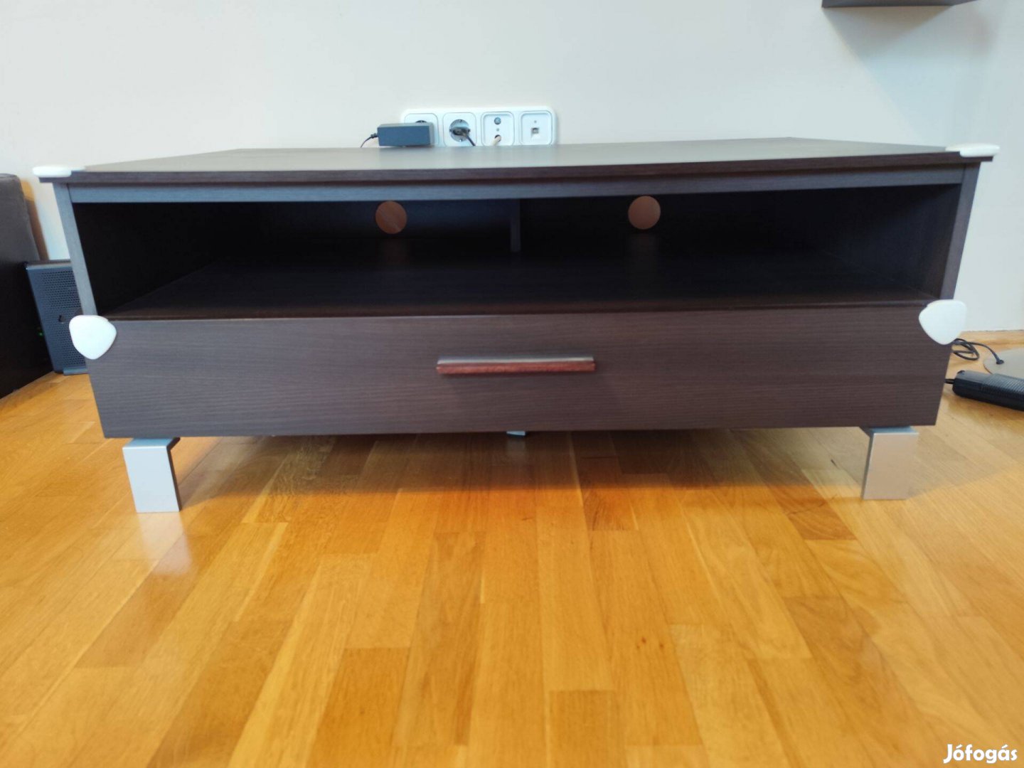 Fiókos TV állvány