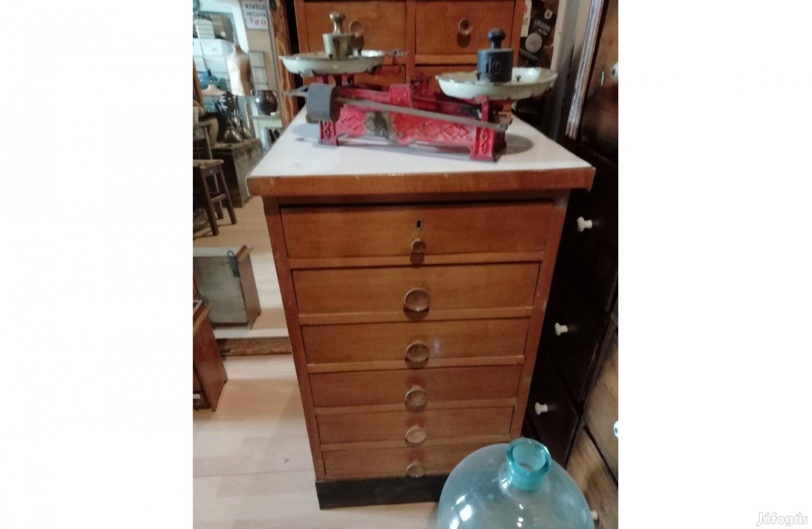 Fiókos, sokfiókos natúr fa patikai egység, 6 fiókos szekrény