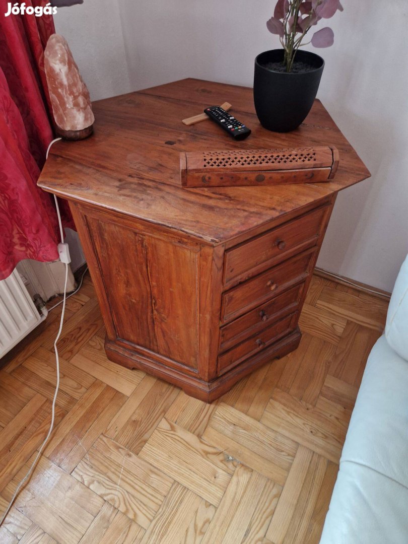 Fiókos komód (hatszögletű)