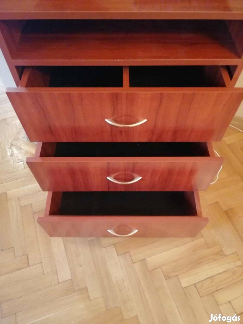 Fiókos komód szép, hibátlan állapotban