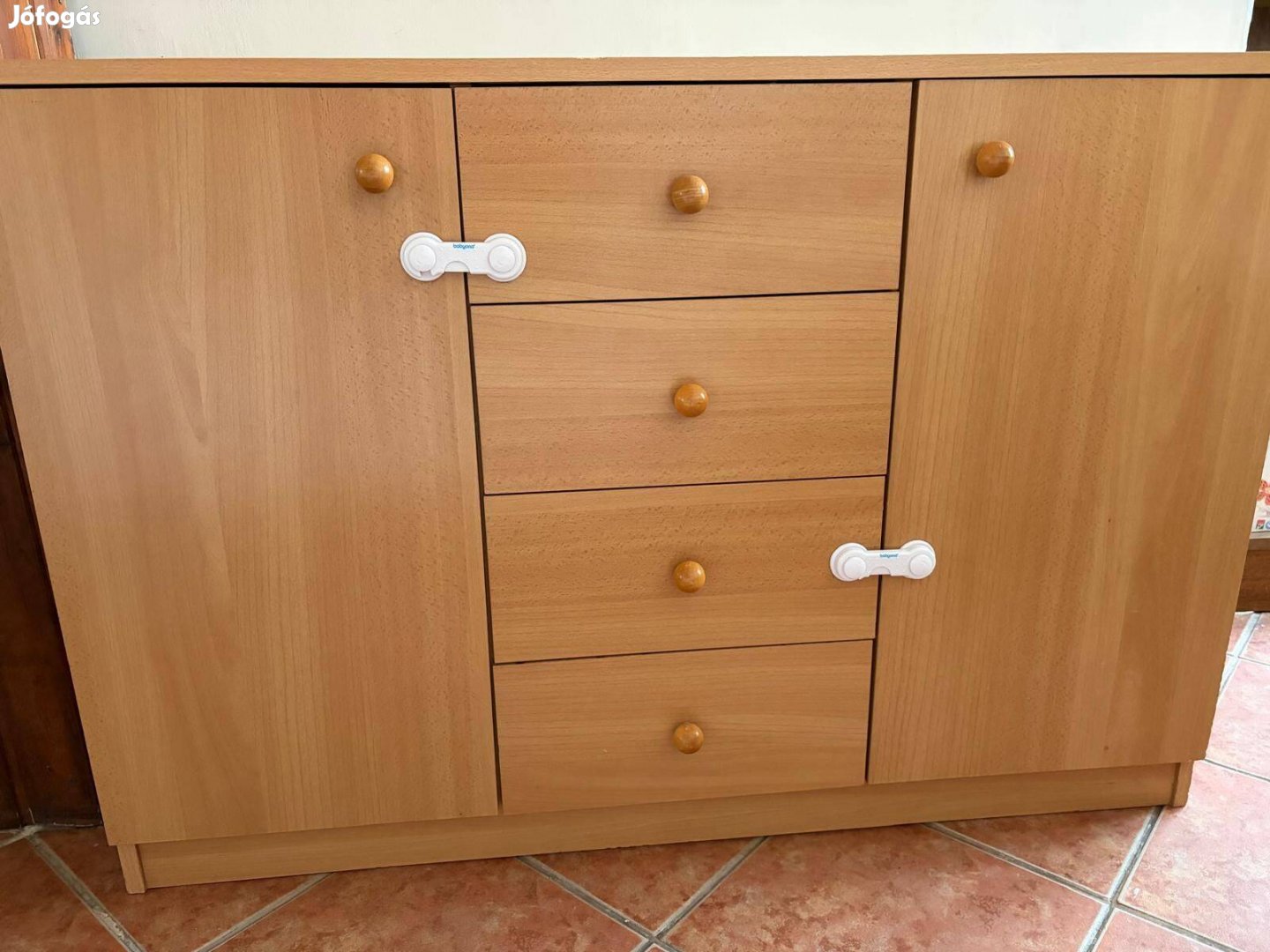 Fiókos szekrény