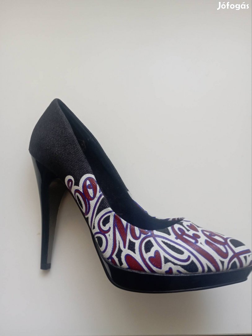Fiorucci olasz női tű sarkú cipő 