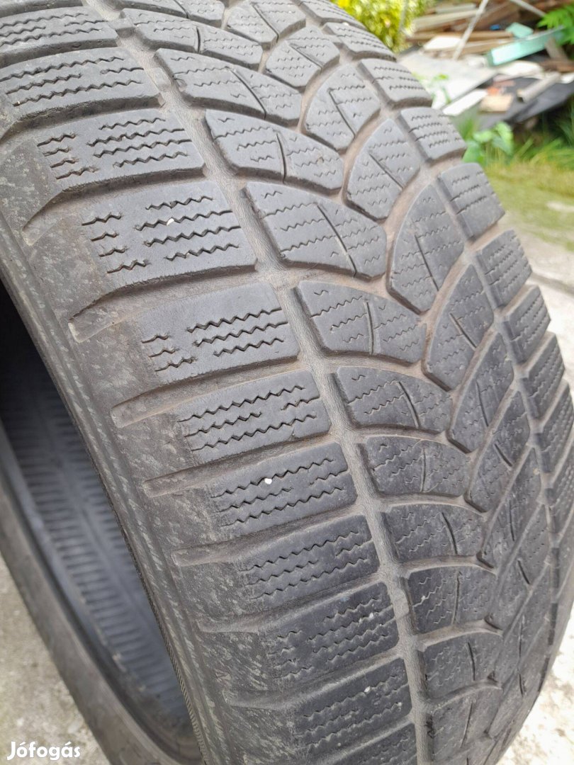 Firestone 235/60R18-as téligumik