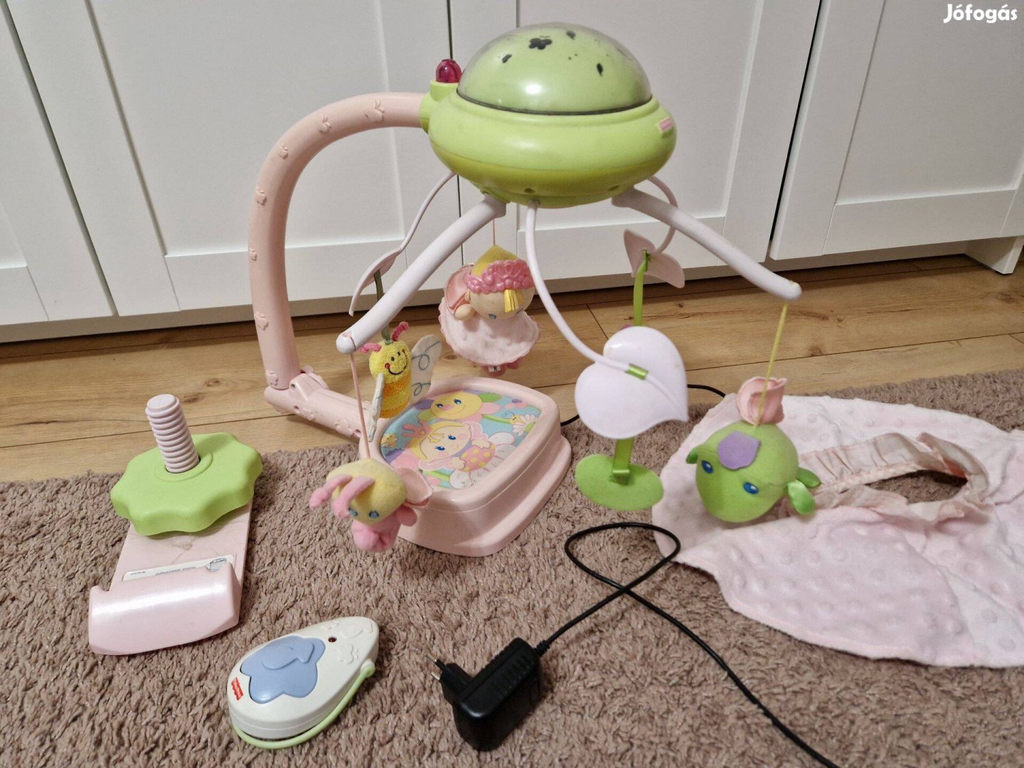 Fisher Price baba zenélős körforgó lámpa éjjeli fénnyel távirányítóval