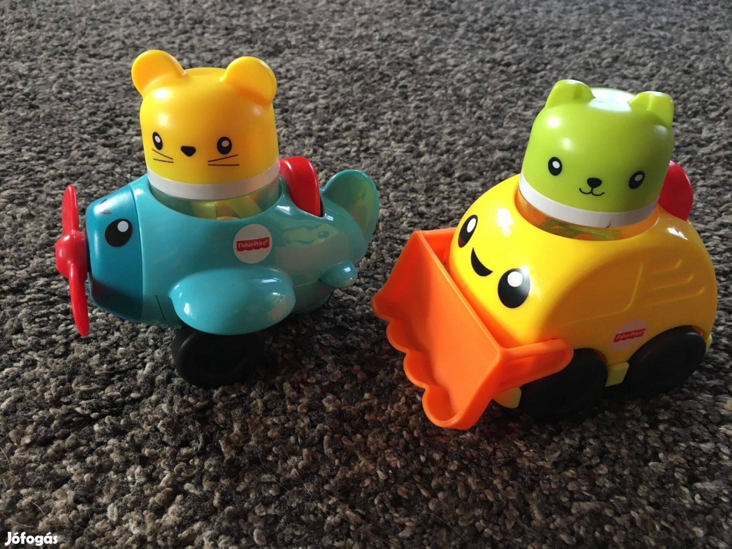 Fisher-Price csörgő járművek kivehető figurával!