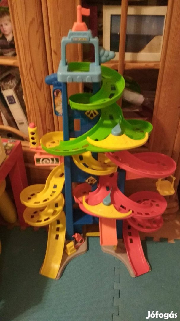 Fisher Price toronyház futam, autóverseny