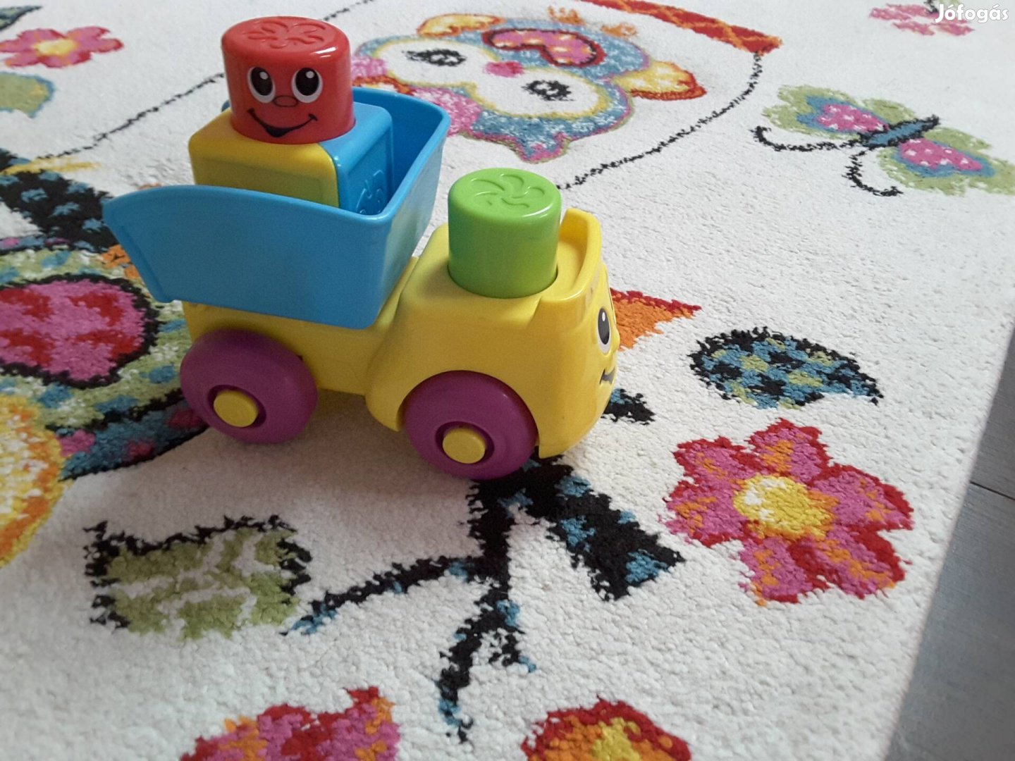 Fisher price játék autó kicsiknek