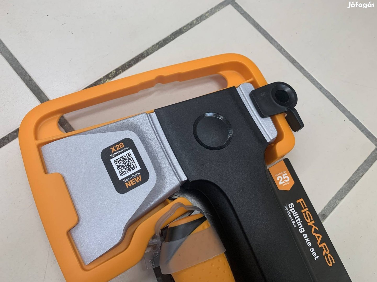 Fiskars X28 hasító fejsze, balta