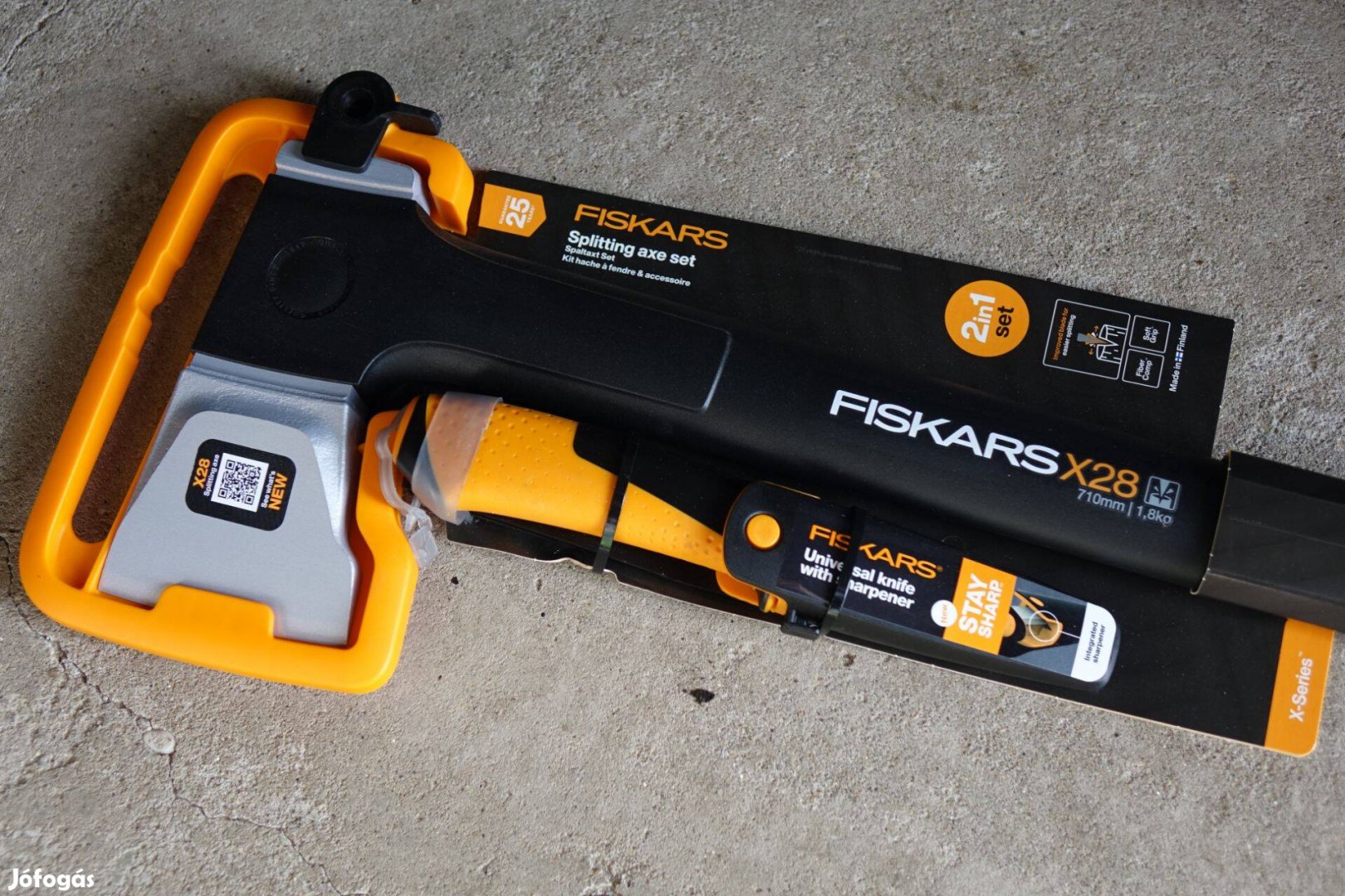 Fiskars x28 fejsze + kés